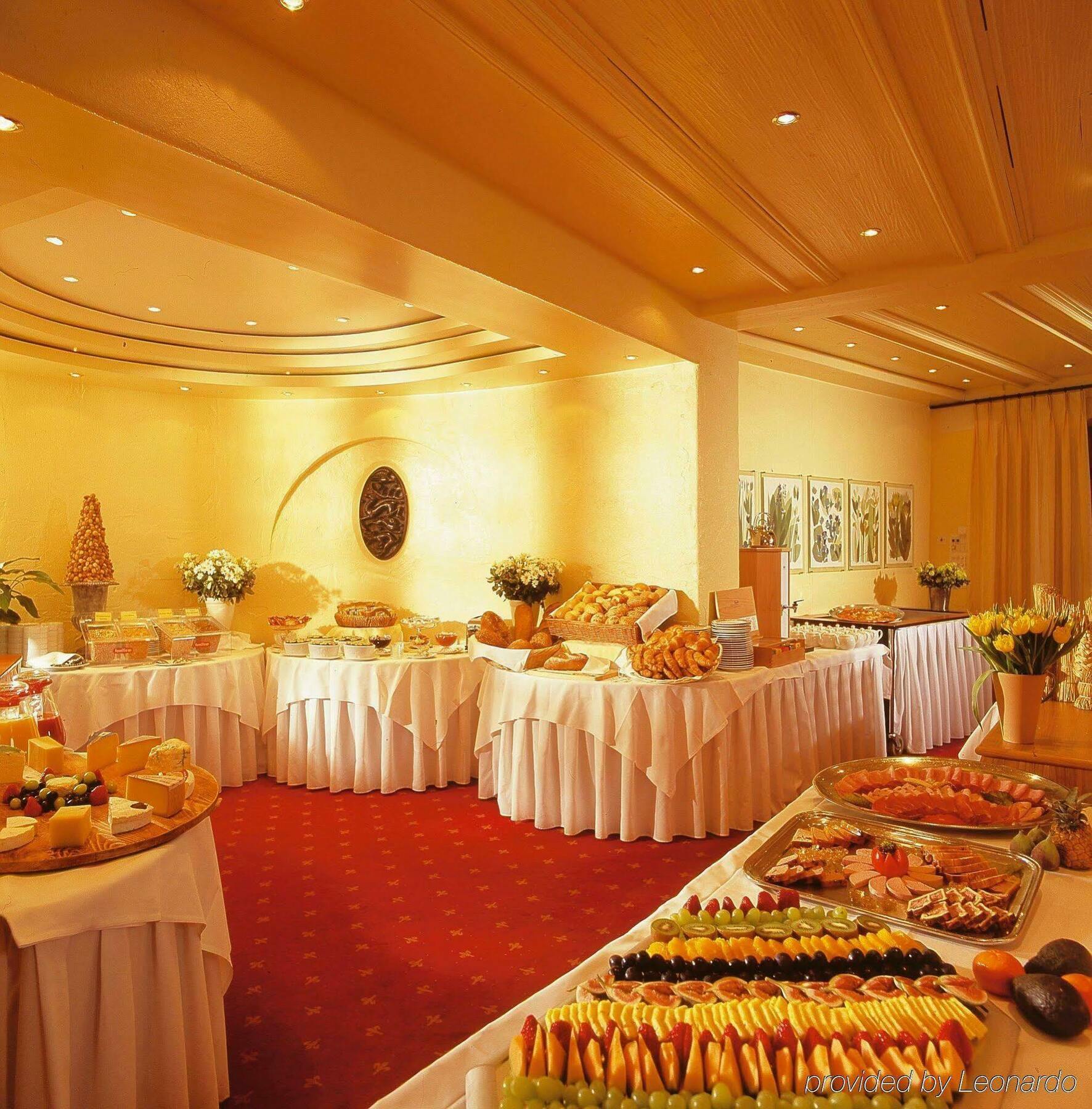 Kongress Hotel Davos Restaurant photo